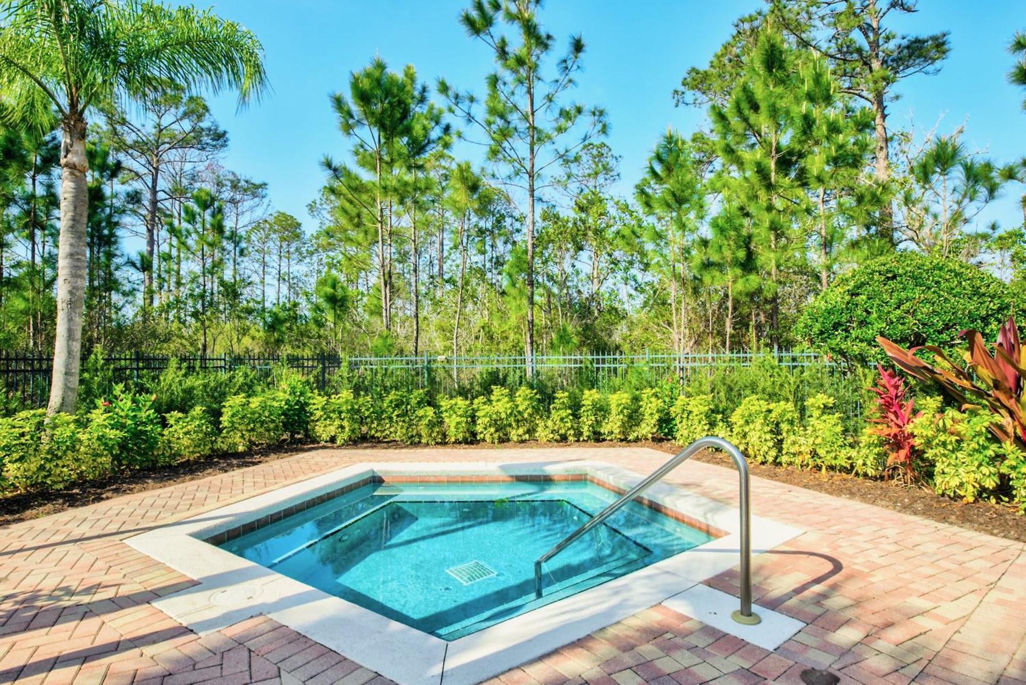 Bright Condo - 2Br With Pool & Hot Tub, Near Disney! Orlando Esterno foto