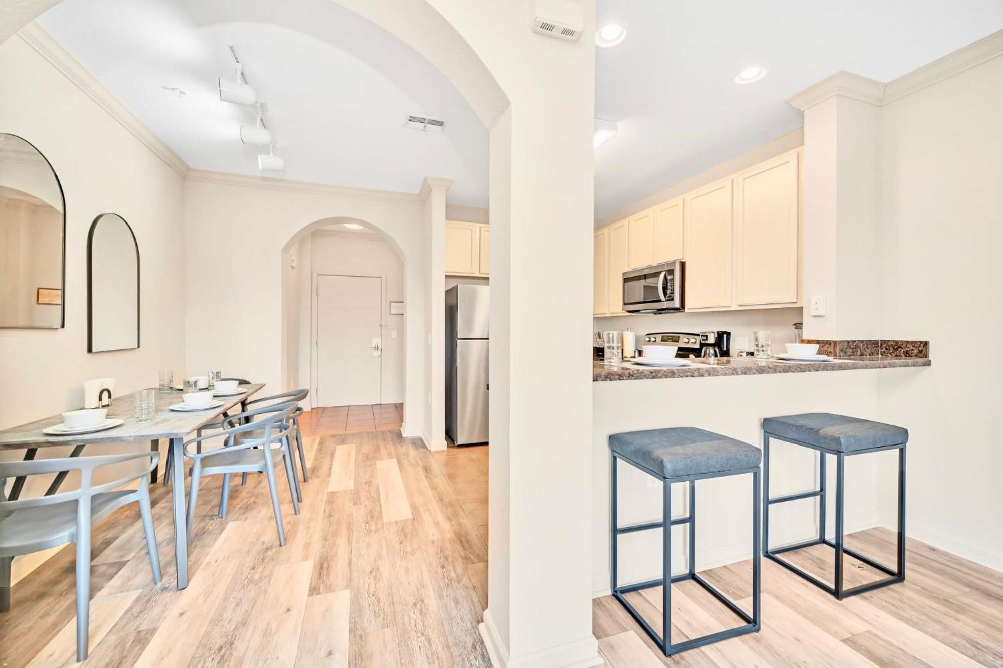 Bright Condo - 2Br With Pool & Hot Tub, Near Disney! Orlando Esterno foto